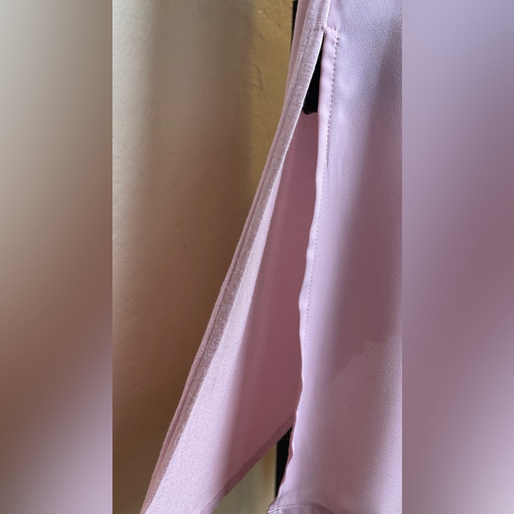 Lavender‎ Express Sleeveless Blouse - Picture 4 of 8